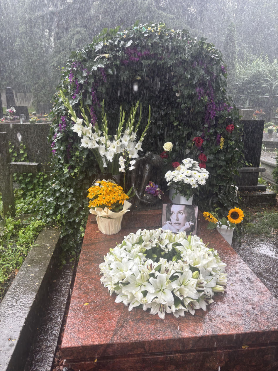 To już 7 lat, jak nie ma z nami Kory. Tak dzisiaj wygląda grób gwiazdy Maanamu