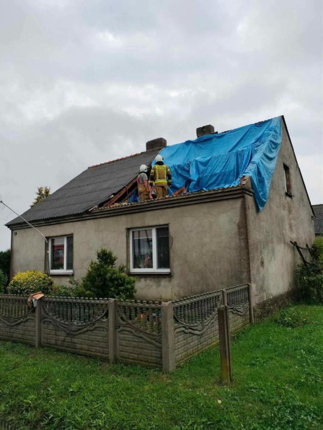 Nawałnice pustoszą Wielkopolskę. Zerwane dachy, setki interwencji i alert RCB