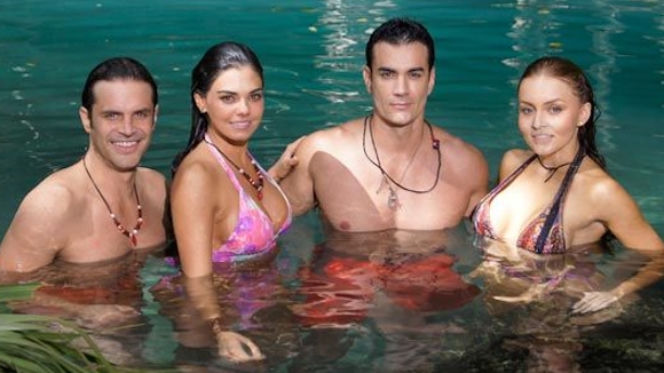 OTCHŁAŃ NAMIĘTNOŚCI. Gael (Mark Tacher), Paloma (Livia Brito), Damian (David Zepeda), Elisa (Angelique Boyer)
