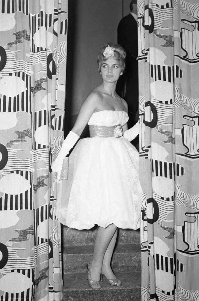 Sylwester w Warszawie sprzed lat. Tak stolica witała dawniej Nowy Rok