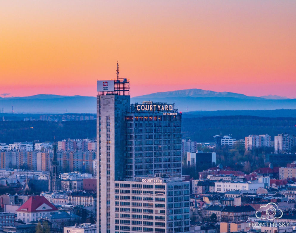 Tatry widziane z Katowic przed świtem