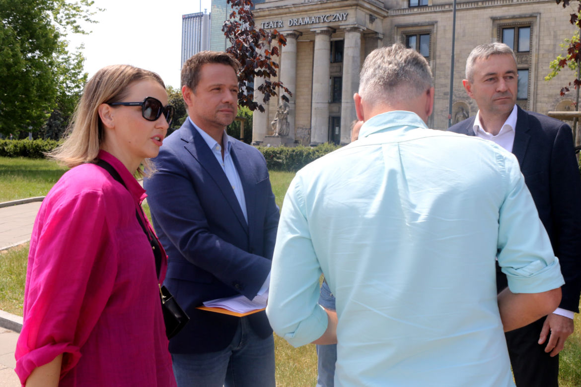 Plac Centralny w Warszawie. Rozpoczęła się budowa