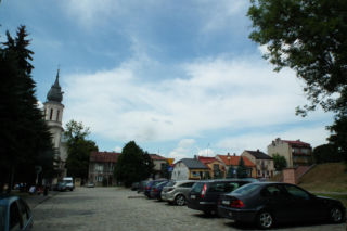 To jedno z najciekawszych miast w Małopolsce. Sąsiaduje z Krakowem, kiedyś było osadą myśliwską