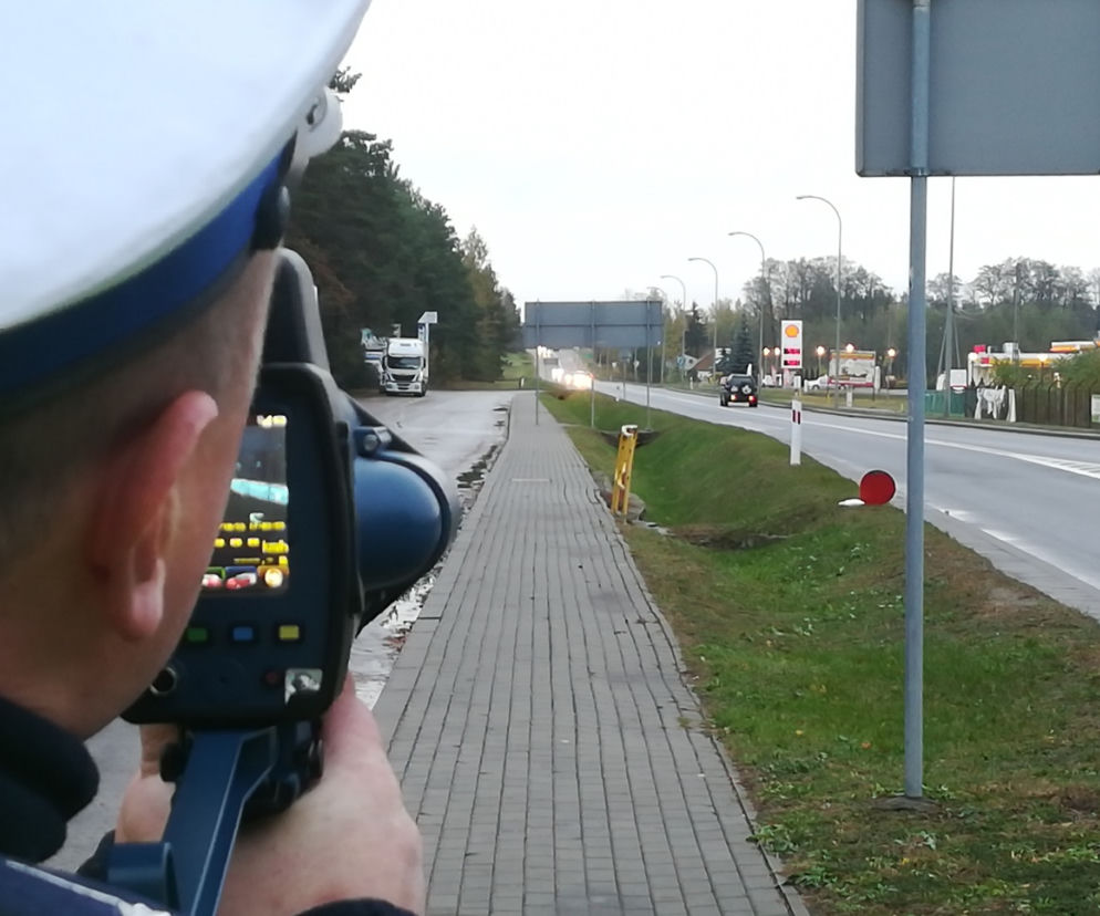 Siemiatycze. Policjanci nie wiedzieli, jak użyć radaru, ale wystawiali mandaty