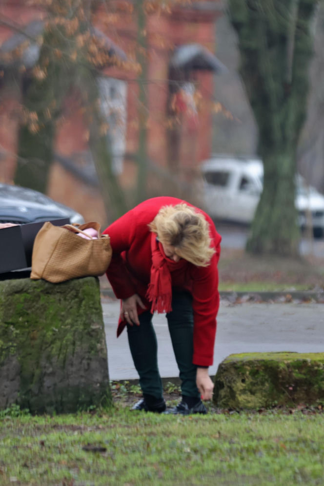 Katarzyna Bosacka w parku
