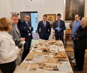 Pod podłogą mieszkania na Saskiej Kępie znajdowała się skytka z dokumentami i prywatnymi rzeczami z czasów okupacji