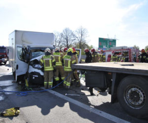 Wypadek trzech pojazdów pod Ożarowem