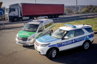 Kompletnie pijany wpadł na granicy. Nie miał dokumentów i kierował skradzionym BMW