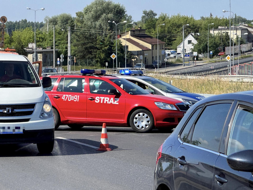 Koszmar na drodze. Wjechał w bariery i zginął. Przerażająca śmierć kierowcy