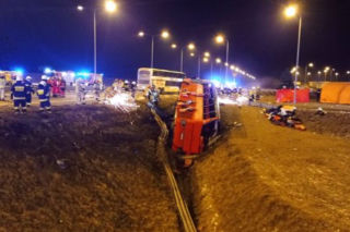 Tragiczny wypadek autobusu na autostradzie A4. 5 osób zginęło, 34 ranne. Kim były ofiary?