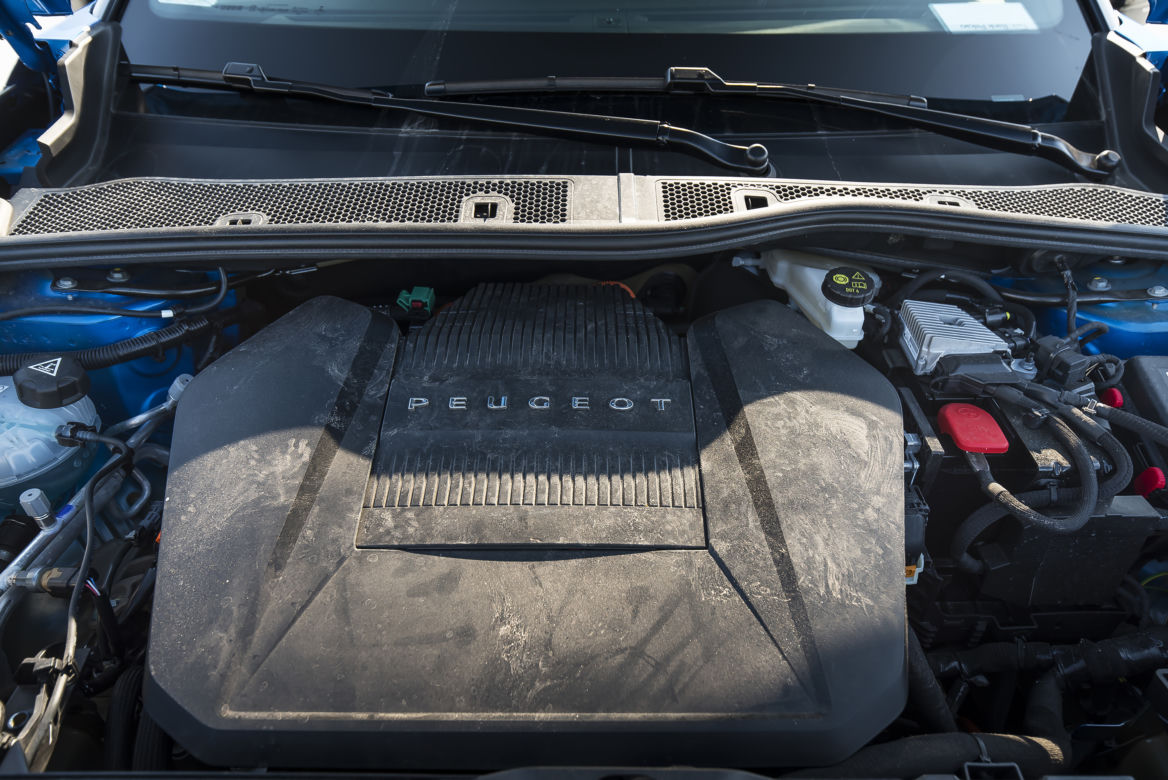 Peugeot e-2008 GT 136 KM