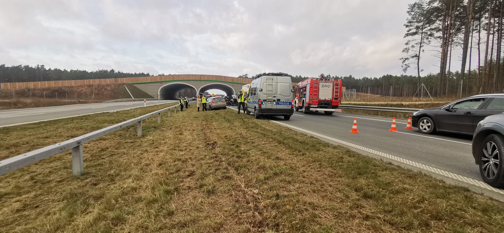 Wypadek na S5 w Pawłówku pod Bydgoszczą. Jedna osoba ranna [ZDJĘCIA]