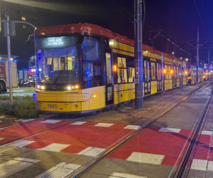 Kobieta wpadła pod Tramwaj w Warszawie. Jest w ciężkim stanie