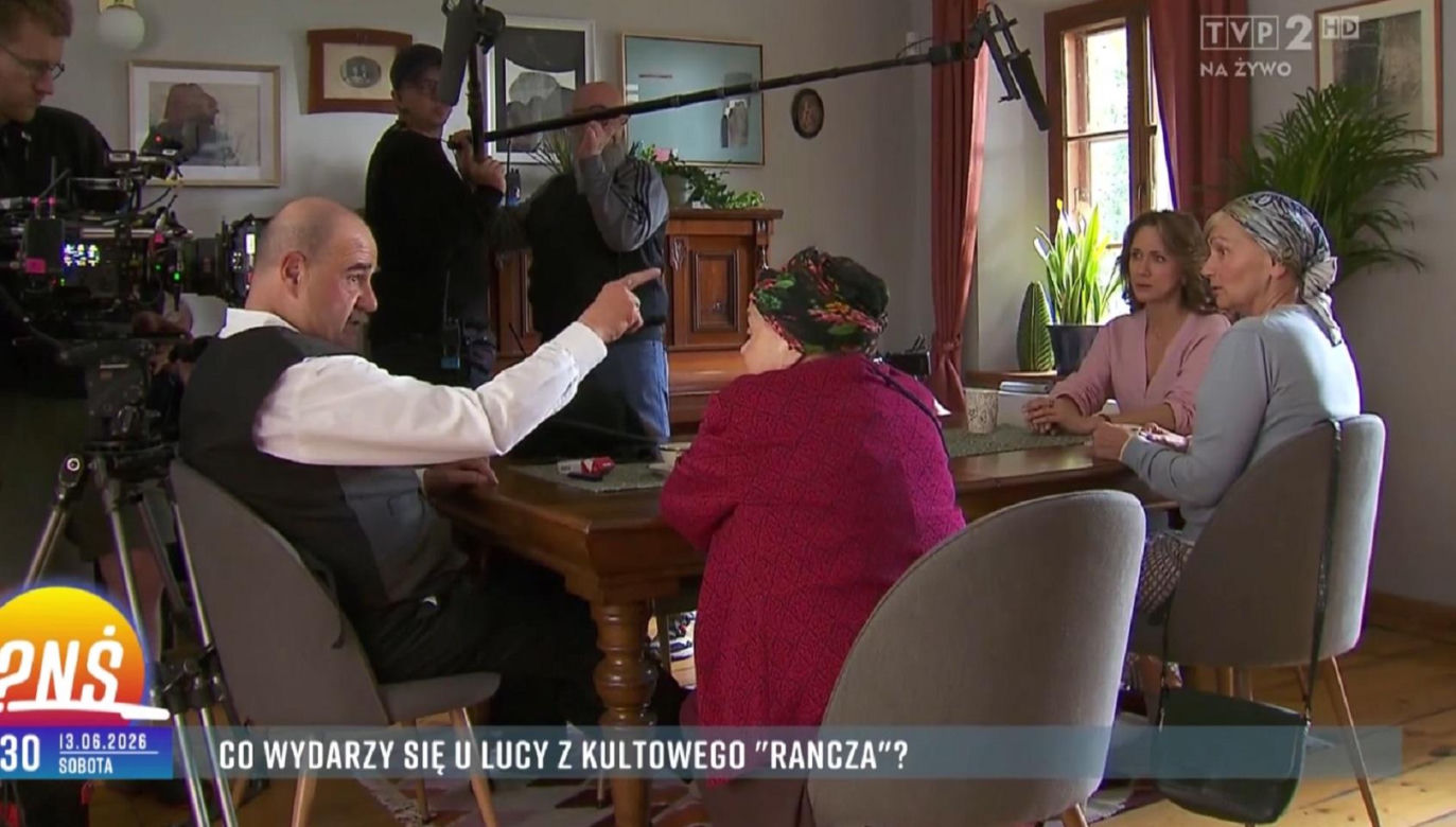 Ranczo 11 sezon na planie w Pytanie na śniadanie. Lucy (Ilona Ostrowska), Solejukowa (Katarzyna Żak), babka (Grażyna Zielińska), wójt Kozioł (Cezary Żak)