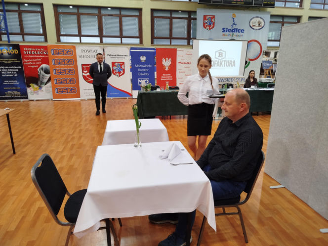 Już po raz ósmy w Siedlcach rywalizowali młodzi kelnerzy z całej Polski