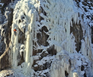 Kielce. Lodospad na Kadzielni