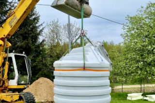 Piwniczka ziemianka w ogrodzie