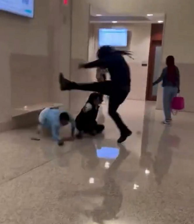 Ojciec rzucił się w sądzie na zabójcę dziecka. Nie miał litości