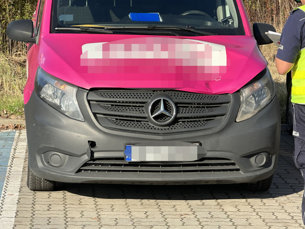 Tragiczny wypadek na warszawskich Bielanach. Pod kołami różowego mercedesa zginęła 83-latka