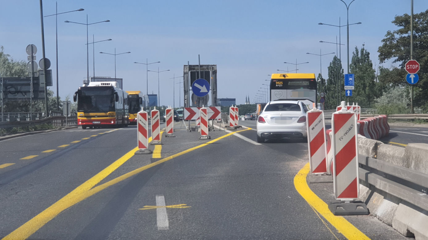 Frustracja kierowców nie ma końca! Przebudowa utrudnia życie mieszkańcom. Tak się jeździ Trasą Łazienkowską!