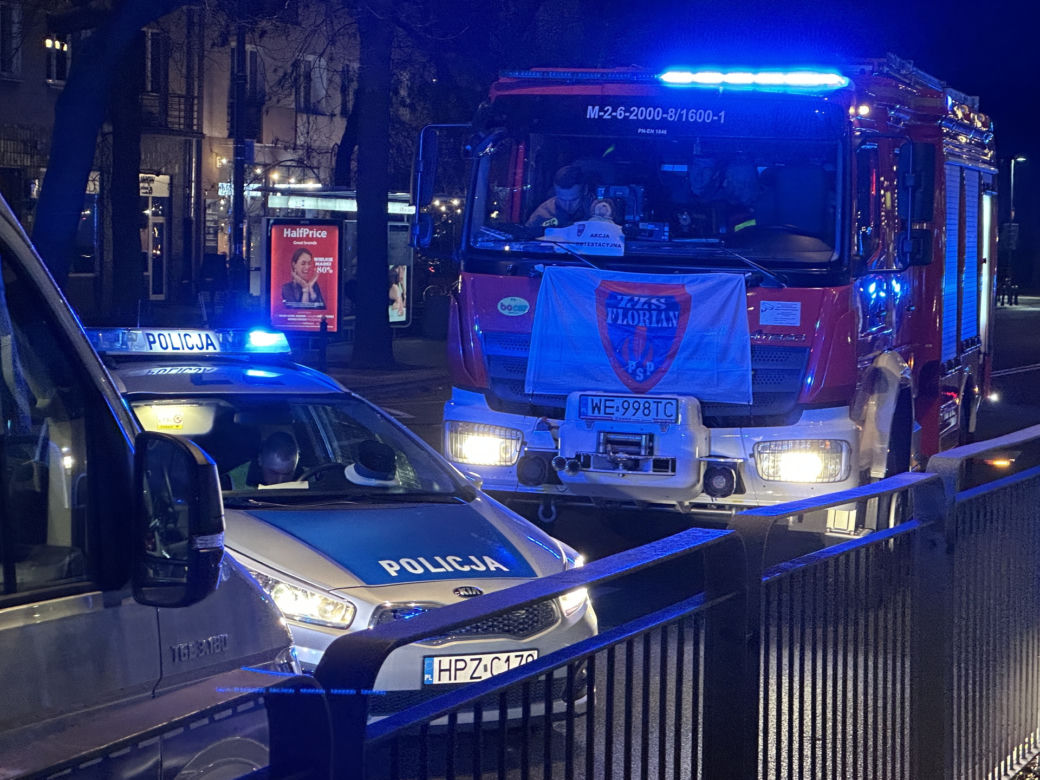 Makabryczny wypadek na Żoliborzu. 17-latka ciągnięta przez tramwaj. Ulicę zalała krew