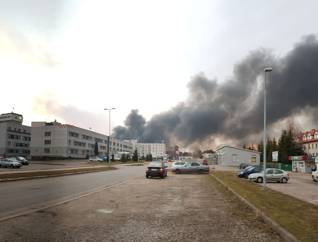 Starachowice: Potężny pożar! Nad miastem kłęby dymu!