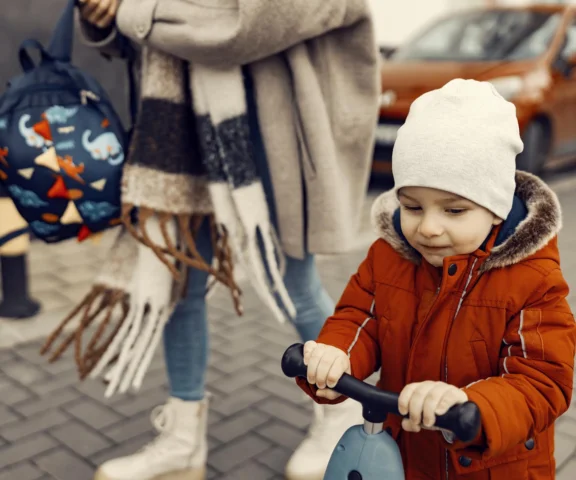 Zamiast „jak było w przedszkolu” zapytaj o to. Rodzice są zaskoczeni odpowiedziami