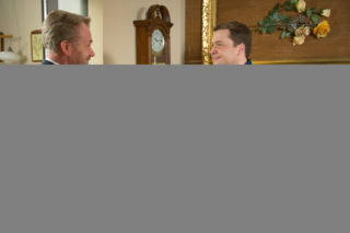 Na Wspólnej odc. 2304. Janusz Szymaniak (Mirosław Baka), Michał Brzozowski (Robert Kudelski)