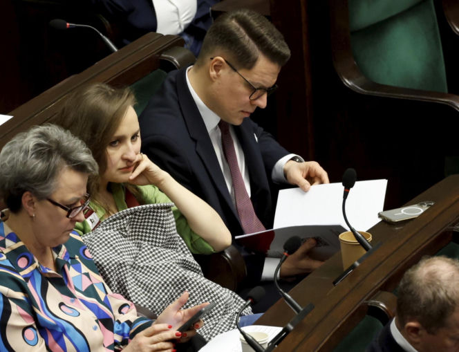 Bosakowie przyszli do Sejmu ze Stefankiem