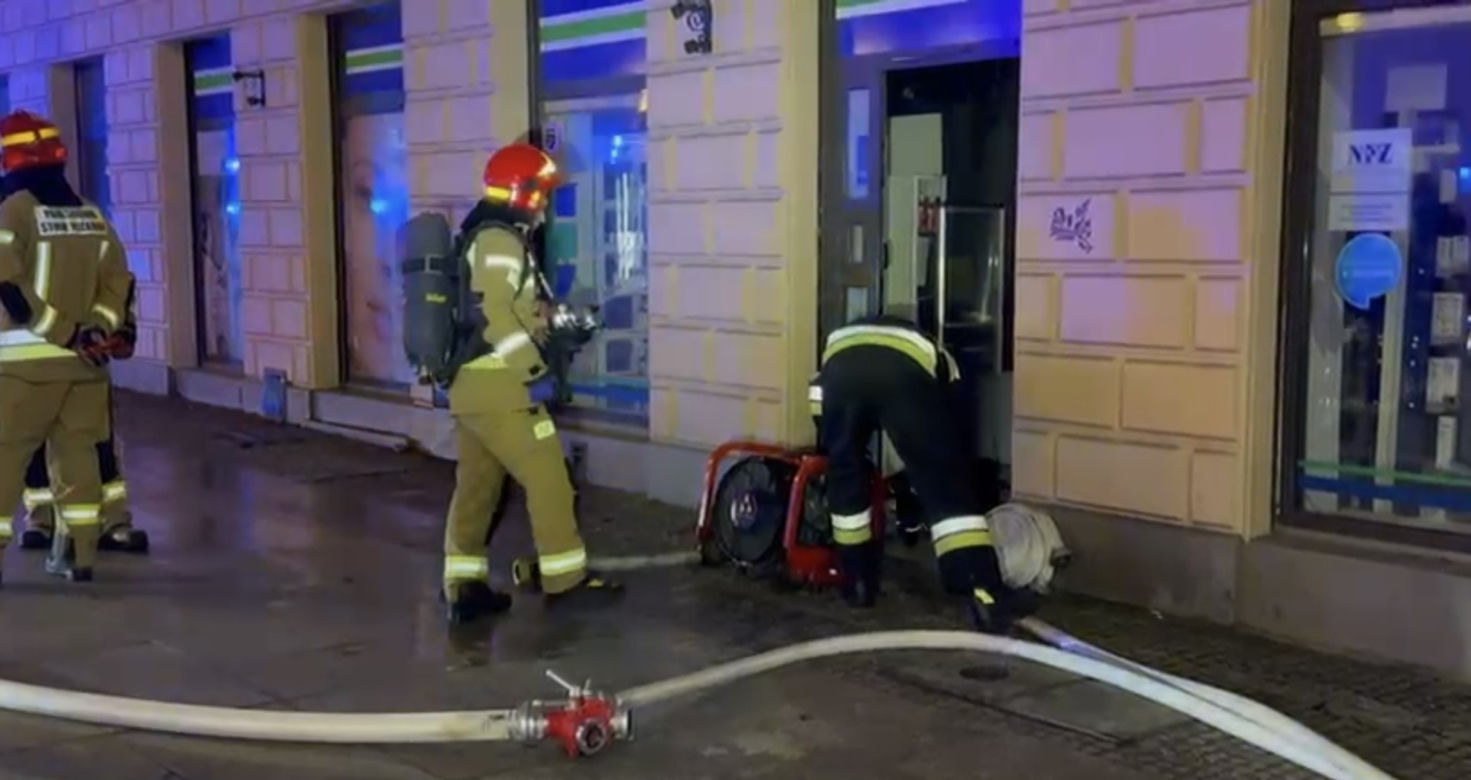 Warszawa. Pożar apteki na Nowym Świecie! Na miejscu pracowały trzy zastępy gaśnicze