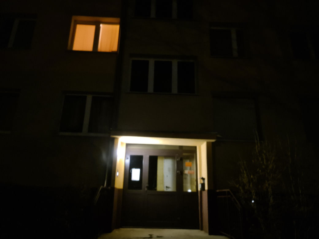 Wyrzucił psa z okna na trzecim piętrze!