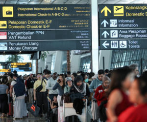 Chmura pyłu po erupcji Anak Krakatau paraliżuje Indonezję