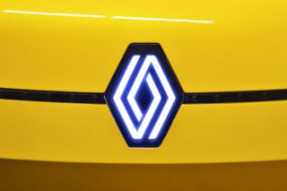 Romb po nowemu! Takie logo do 2024 roku będzie mieć każde Renault