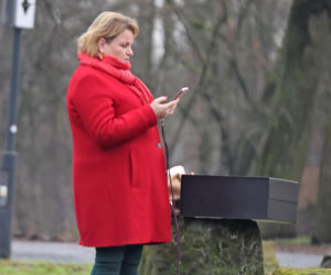 Katarzyna Bosacka w parku