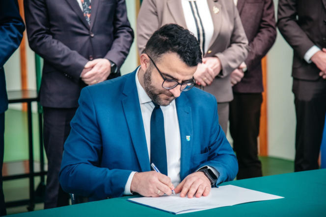 Powiat rzeszowski i łańcucki z porozumieniem o wsparciu w kryzysach. Chodzi o sprzęt, logistykę i ewakuację