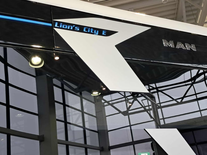 Pięć nowych autobusów elektrycznych trafia do komunikacji miejskiej w Starachowicach