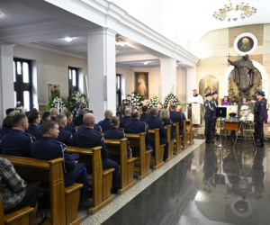 Młody policjant zginął w potwornym wypadku. Pogrzeb Kacpra Mierzejewskiego