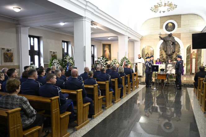 Młody policjant zginął w potwornym wypadku. Pogrzeb Kacpra Mierzejewskiego