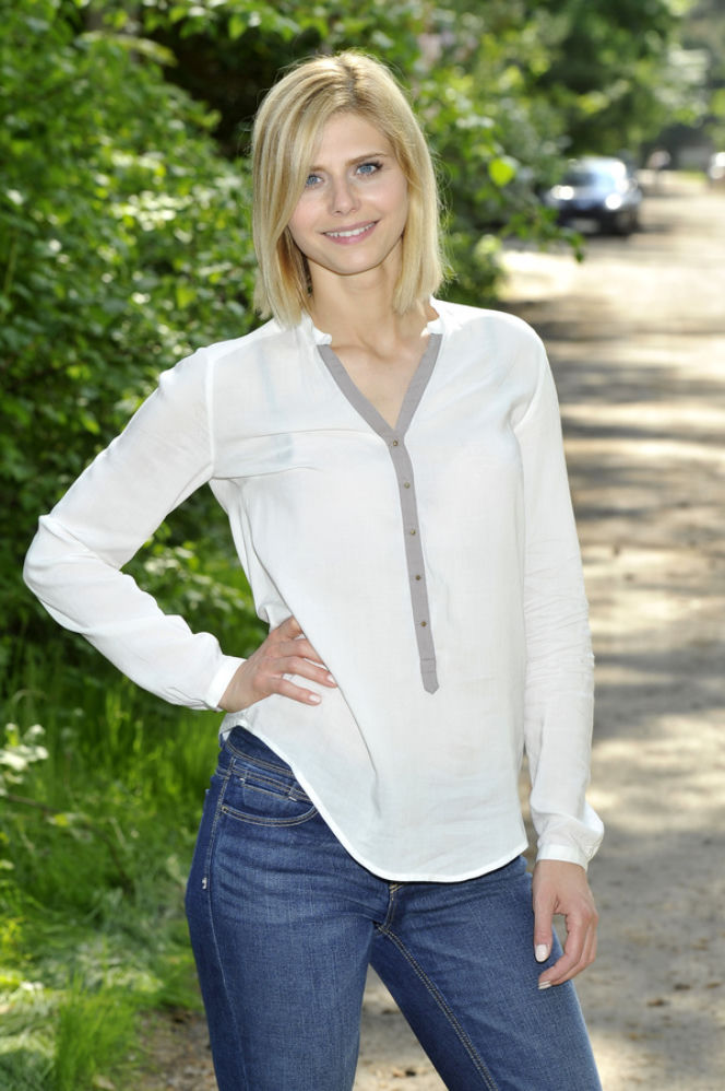 Barwy szczęścia po wakacjach 2015, Iwona Korycka (Izabela Zwierzyńska)