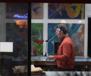 Paweł Wilczak szuka złota w w lombardzie