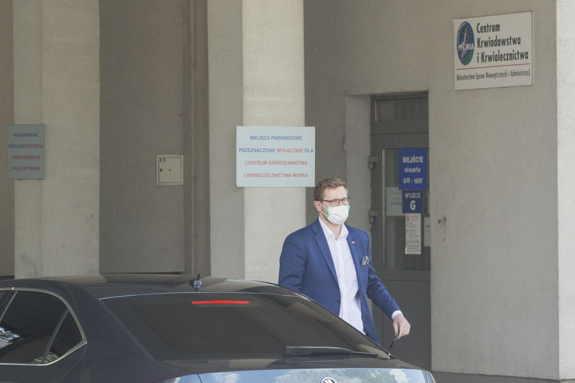 Minister Michał Woś oddał krew dla chorych