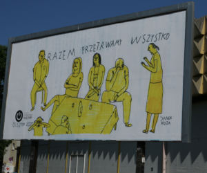 Nietypowe plakaty zawisły w Olsztynie. Ich autorem jest znany rysownik [ZDJĘCIA]