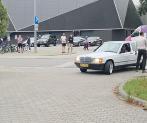 Prawdziwe motoryzacyjne perełki pod Torbydem! Bydgoskie Klasyki Nocą znów zachwyciły
