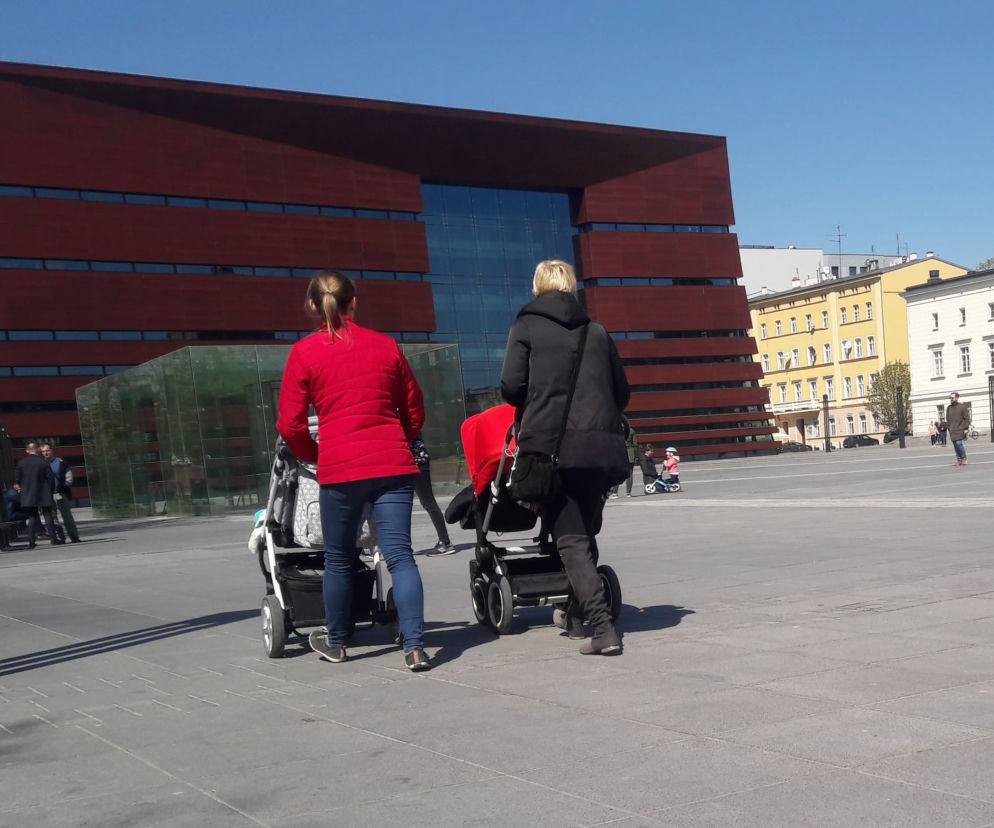 Nauczyciele strajkują, a rodzice nie mają co zrobić z dziećmi