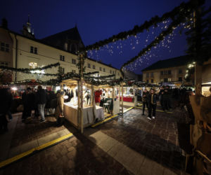 Kiermasz Bożonarodzeniowy na Małym Rynku w Krakowie otwarty! Jest taniej niż na Rynku Głównym [GALERIA]