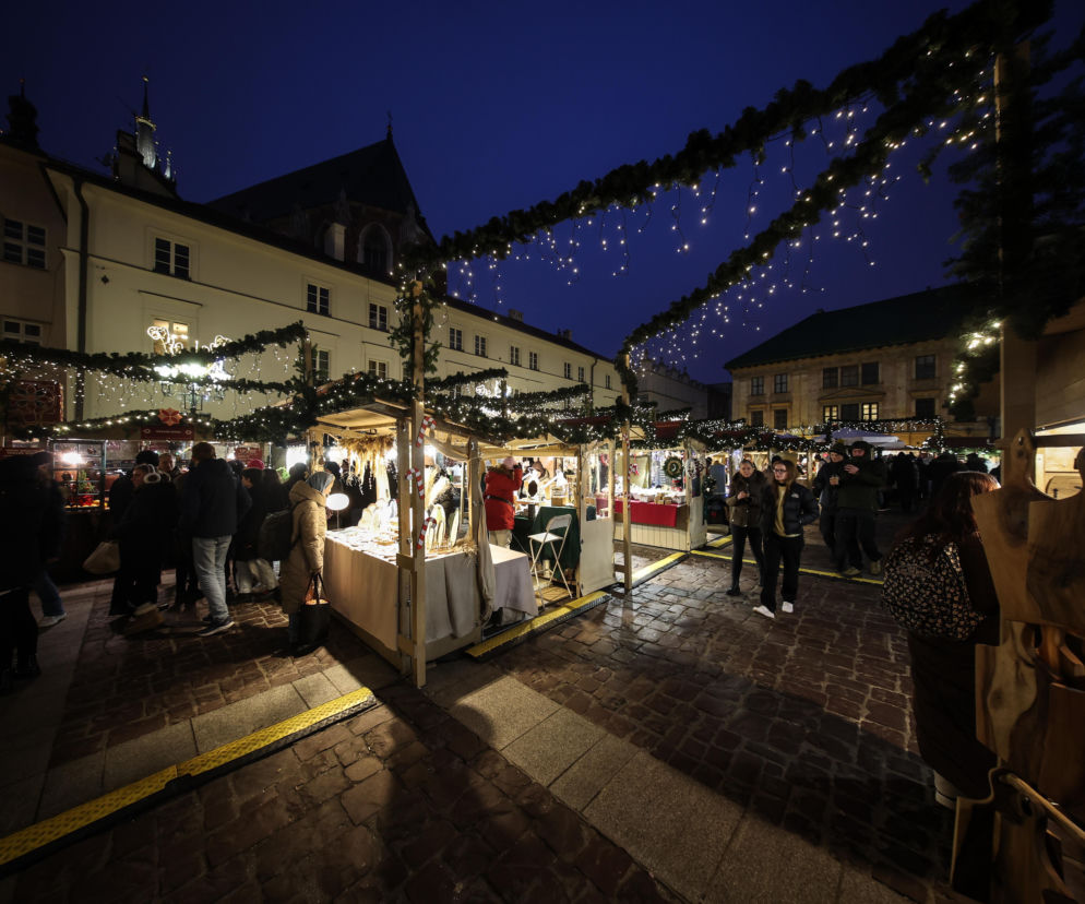 Kiermasz Bożonarodzeniowy na Małym Rynku w Krakowie otwarty! Jest taniej niż na Rynku Głównym [GALERIA]