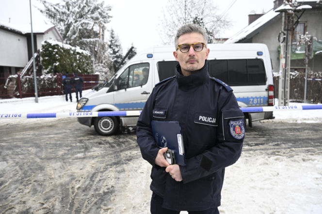 Zwłoki małżeństwa na Targówku. Świadkowie o szturmie antyterrorystów: "W życiu czegoś takiego nie widziałem"