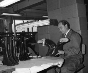 QUIZ PRL. Czy się stoi, czy się leży, trzy tysiące się należy. Tak pracowano w PRL-u