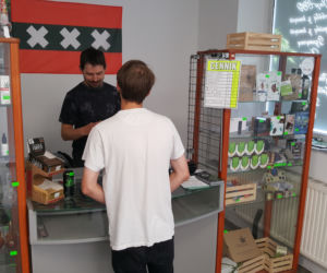 Pierwszy legalny coffee shop w Bydgoszczy - reporter Radia ESKA odwiedził to miejsce