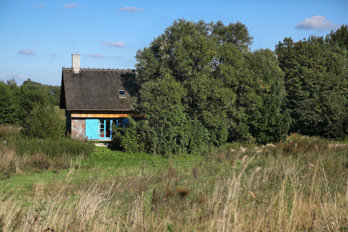 Dom kryty strzechą
